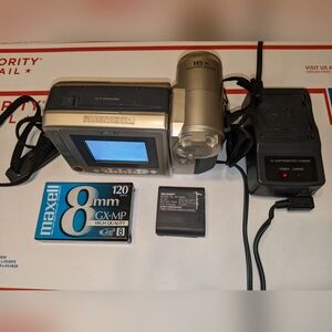 Sharp VL-AH30U Hi8/Video8 Tape Camcorder AC Adapter, 8mm Tape, Remote, TESTED